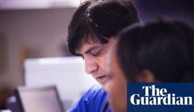 Foreign medics shunning NHS because of anti-migrant rhetoric, says top doctor | NHS