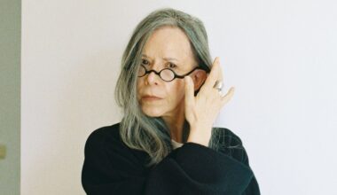 8 Best Powder Foundations for a Smoothing, Blurred Finish on Mature Skin