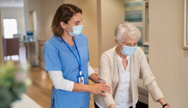 Vacation hotspot to reinstate mask rules amid winter flu surge - Health - News