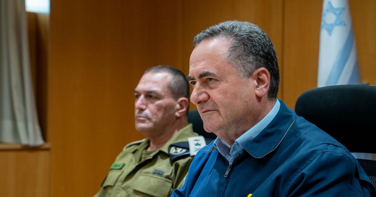 Defense minister's meddling in IDF appointments risks mass officer exit, officials say - Haaretz
