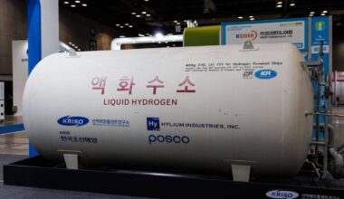 Hydrogen plays part in global warming, study says