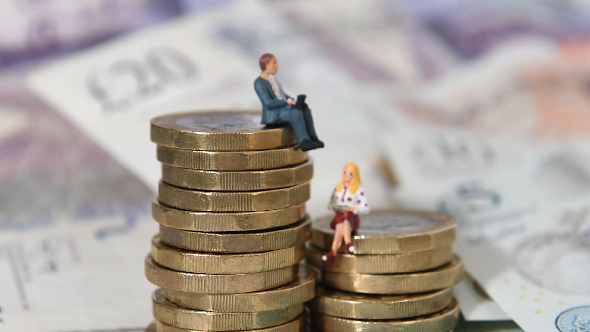 Gen Z couples ‘most likely to argue about finances and keep money secrets’