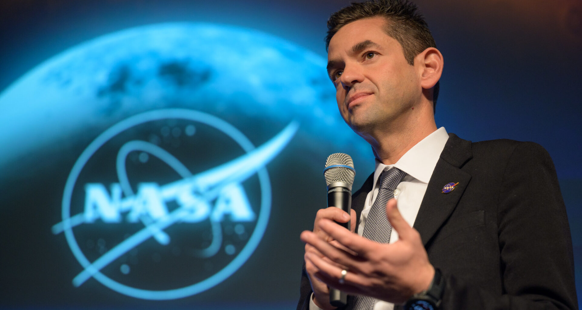 Isaacman emphasizes accelerating NASA programs as he takes agency’s reins