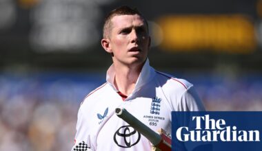 Crawley admits England ‘staring down the barrel’ but vows ‘we’ll never give up‘ | Ashes 2025-26