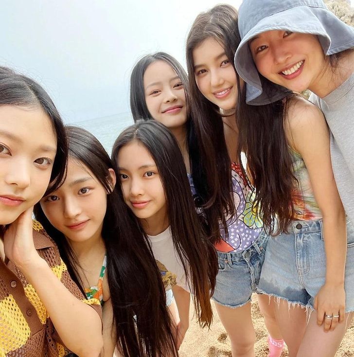 NewJeans with Min Hee-jin/ Xportsnews file