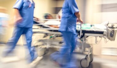 Private healthcare providers ‘could face staffing shortages amid widening pay gap’ – The Irish Times