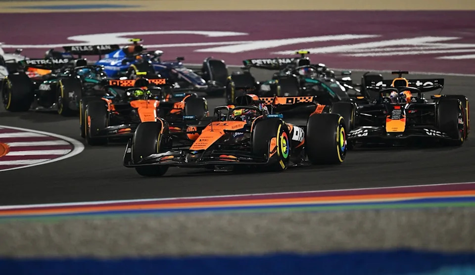 Lando Norris, McLaren, Oscar Piastri, McLaren, Max Verstappen, Red Bull Racing