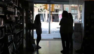 A store in Barcelona during the power outage on April 28, 2025