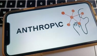 Anthropic's Resident Philosopher Shares Tips for AI Prompting