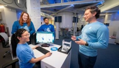 Revealing an invisible kinase state that accounts for vital biological function