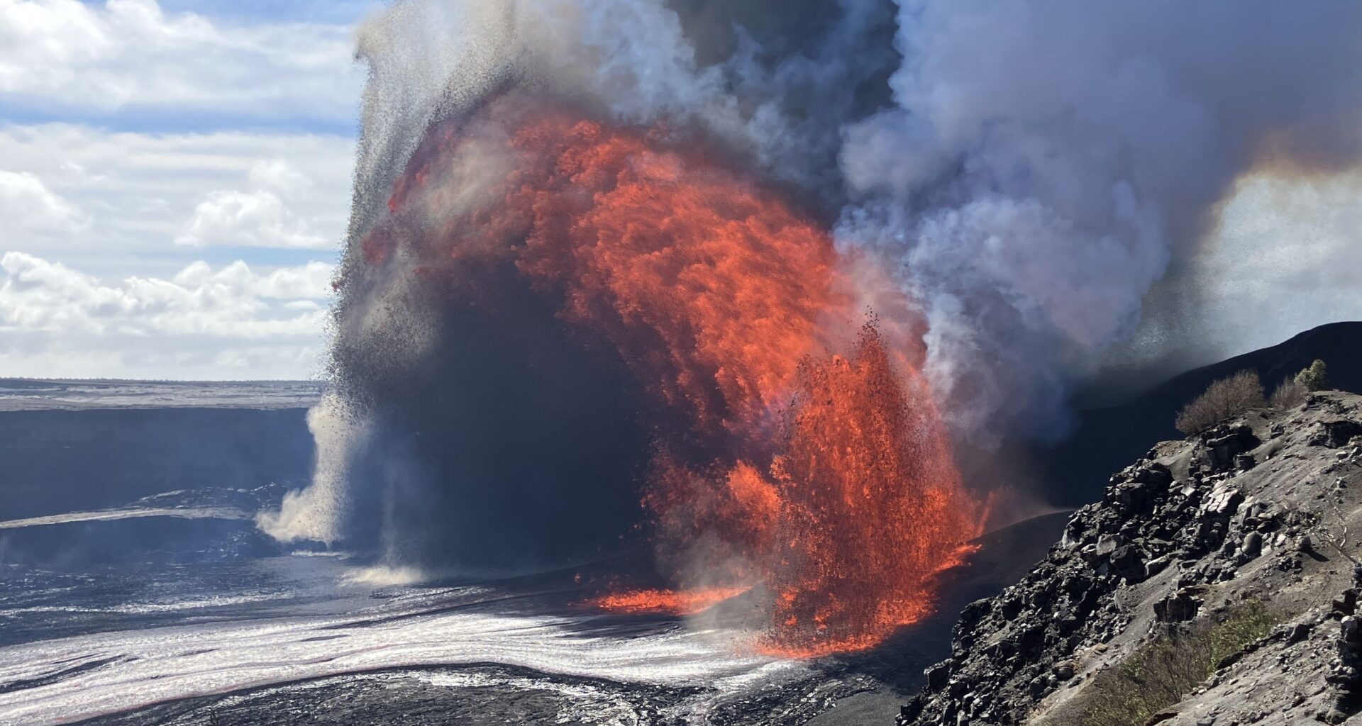 Today's biggest science news: Kilauea lava fountains | Northern Lights forecast | Comet 3I/ATLAS activity