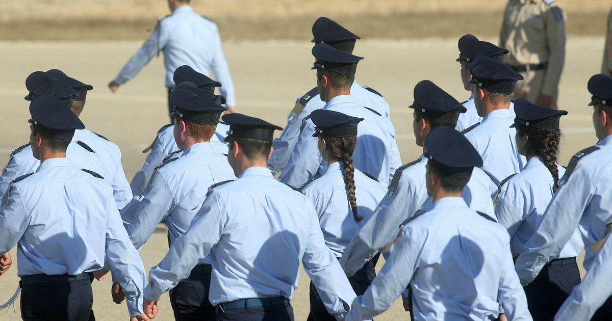 15 Israel Air Force Cadets Jailed for Drinking, Violating Information Security, IDF Says - Haaretz