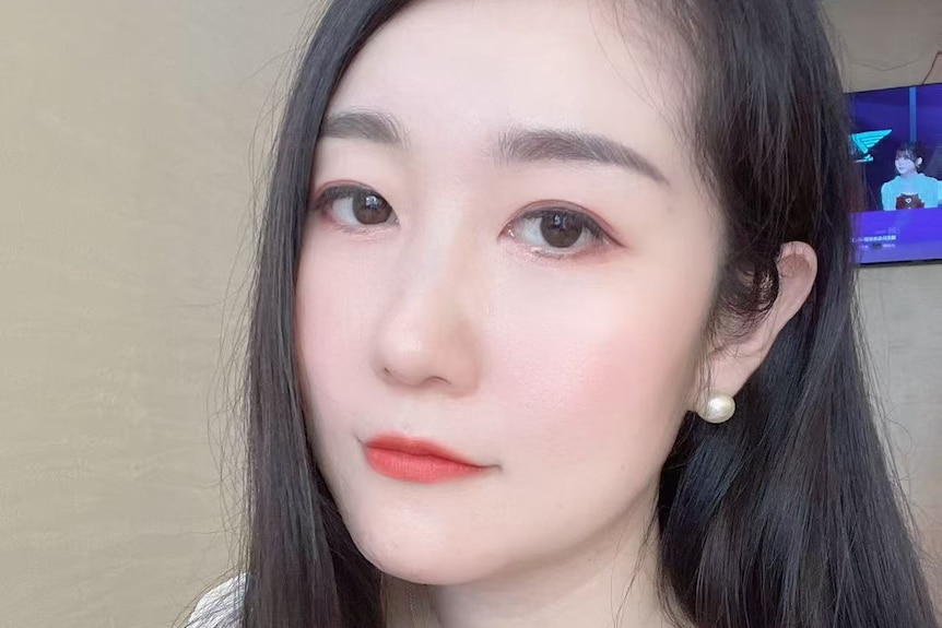 A selfie by a Chinese woman.