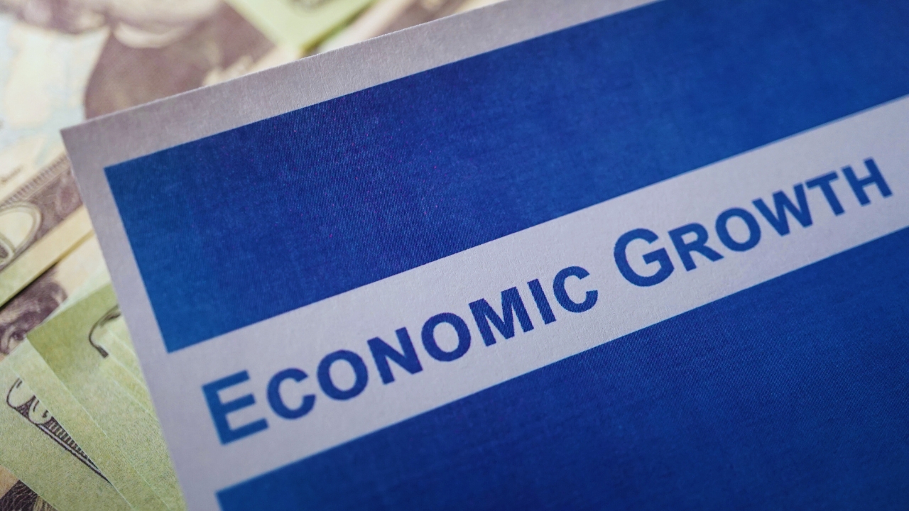 India’s FY27 growth pegged at 7.5% on fiscal, monetary easing: Axis Bank - People Matters - HR News