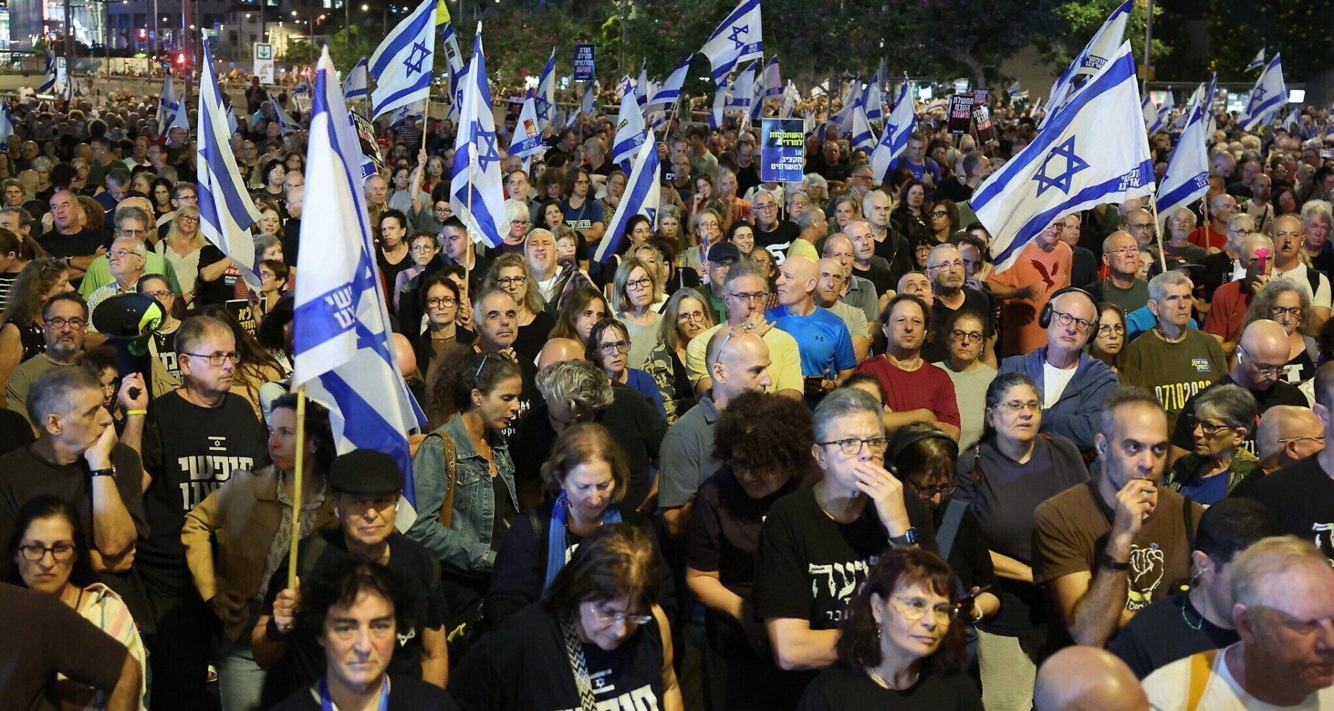 Former hostages, bereaved families demand Netanyahu open October 7 state probe