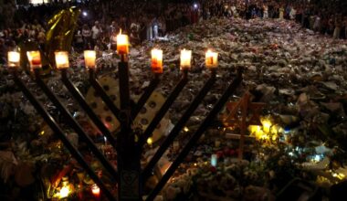 Australian state to ban 'Globalize the intifada' chant in wake of Bondi terror attack