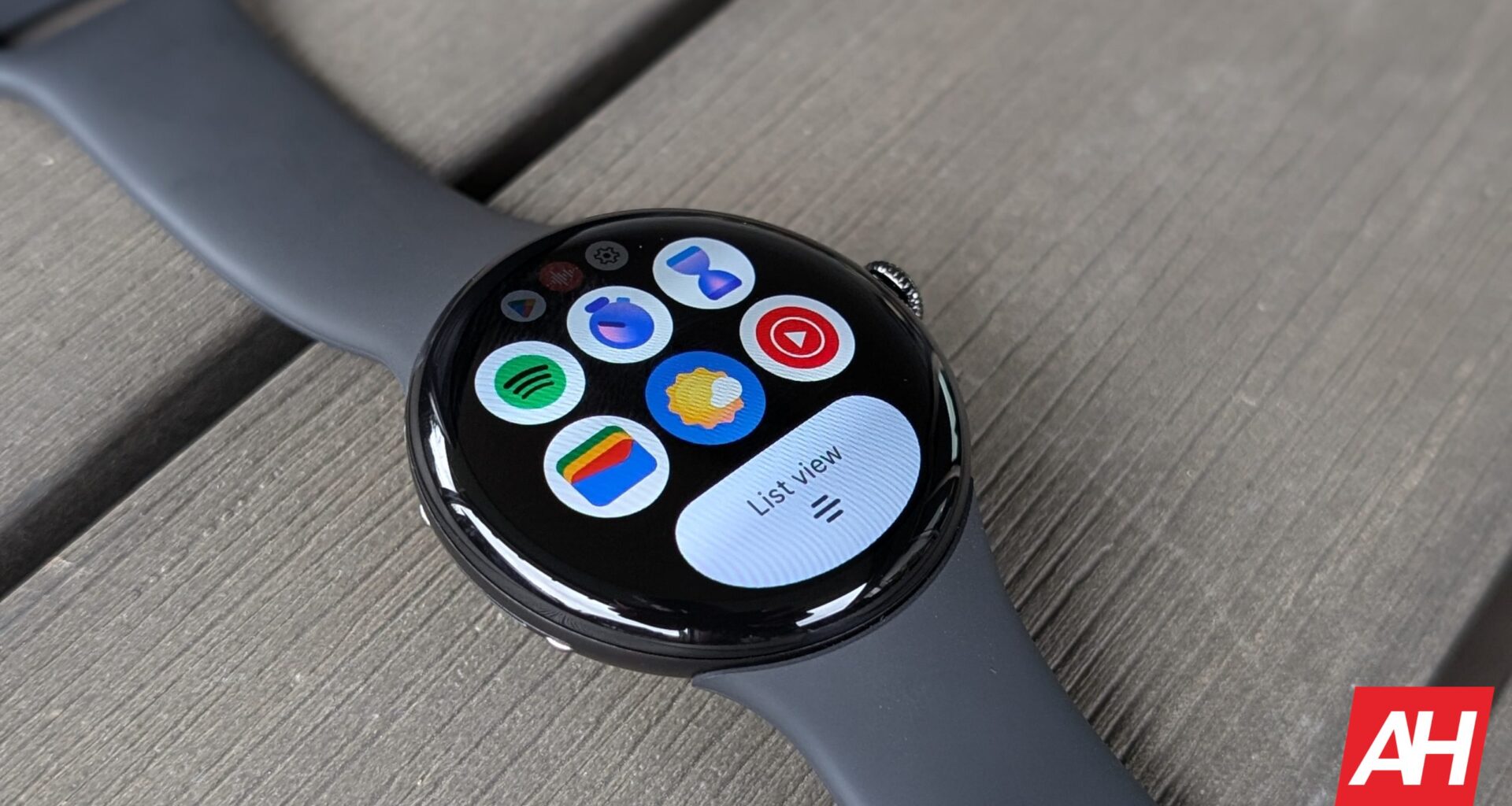 The Find Hub app finds its way onto Wear OS smartwatches