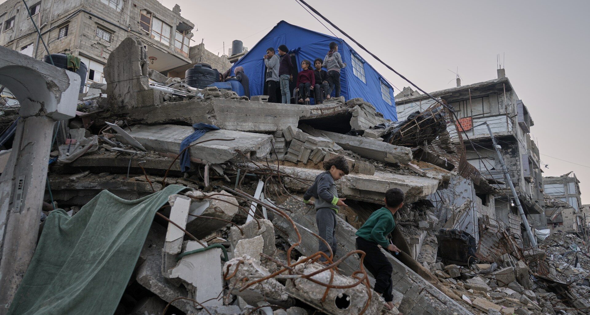 Israeli forces kill, wound Palestinians as Netanyahu issues Hamas threat | Gaza News