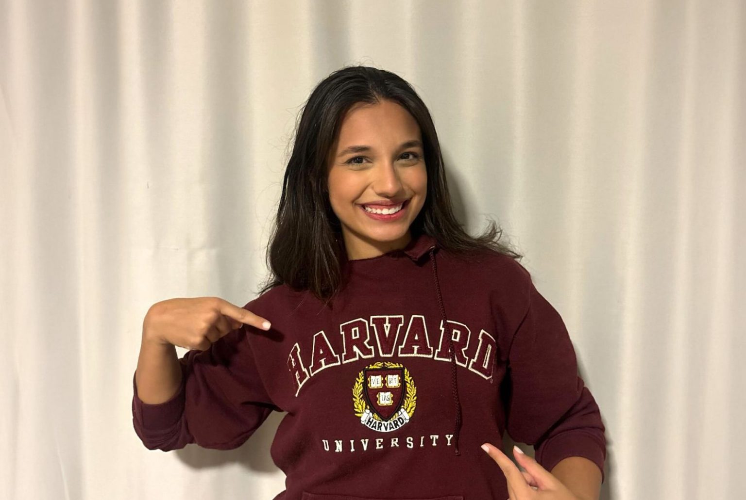 With a full scholarship estimated at R$2 million, a student from the Brazilian public school system is accepted to Harvard and breaks down barriers to accessing the world's academic elite.