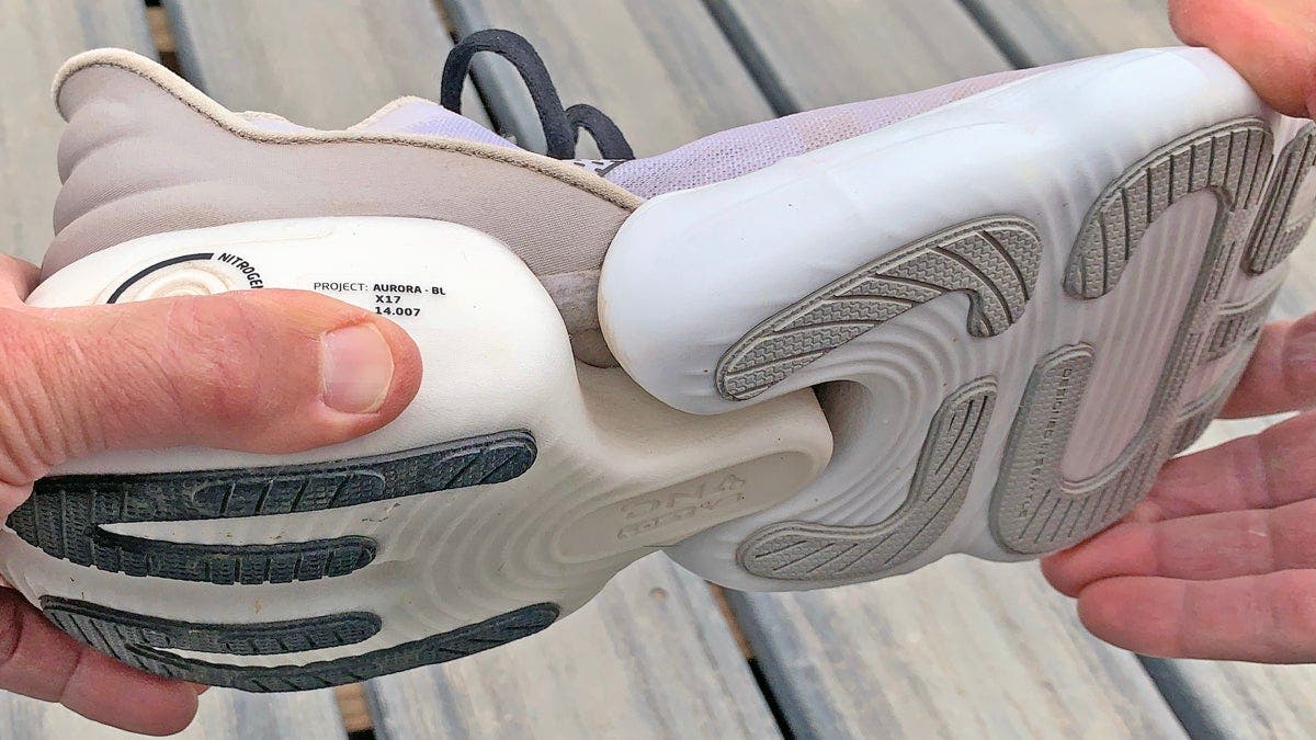 Brooks Aurora BL decoupled shoe being flexed