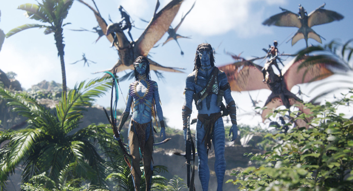 Zoe Saldaña and Sam Worthington in Avatar: Fire and Ash (2025)