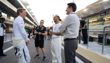 Brad Pitt, engineer Peter Bonnington, driver Lewis Hamilton and director Joseph Kosinski on the set of F1.