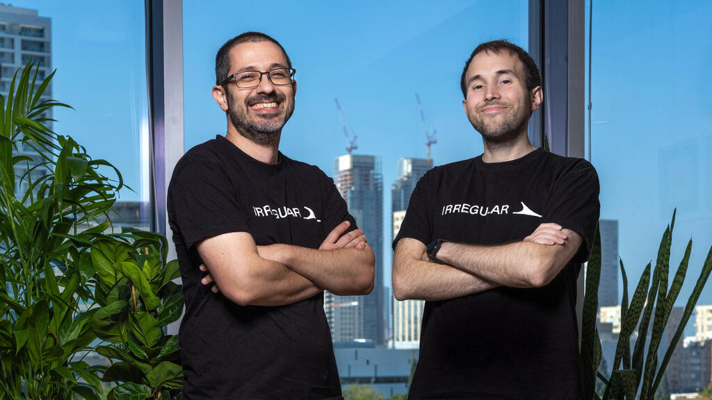 דן להב (מימין) ועומר נבו