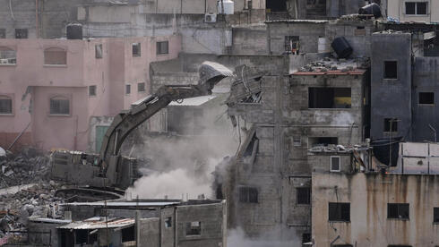 IDF demolishes buildings in West Bank camp, Palestinians claim: 'Israel is taking rev