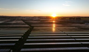 Grass fire at one of Australia's biggest solar farms forces facility offline, no word yet on damage or cause
