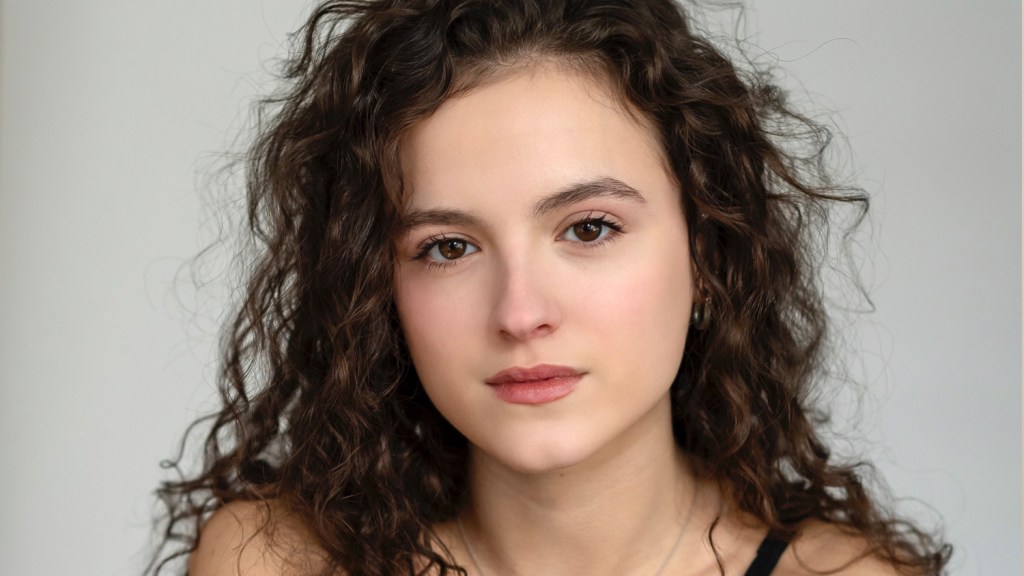 Fina Strazza Joins Peacock Comedy ‘Dig’