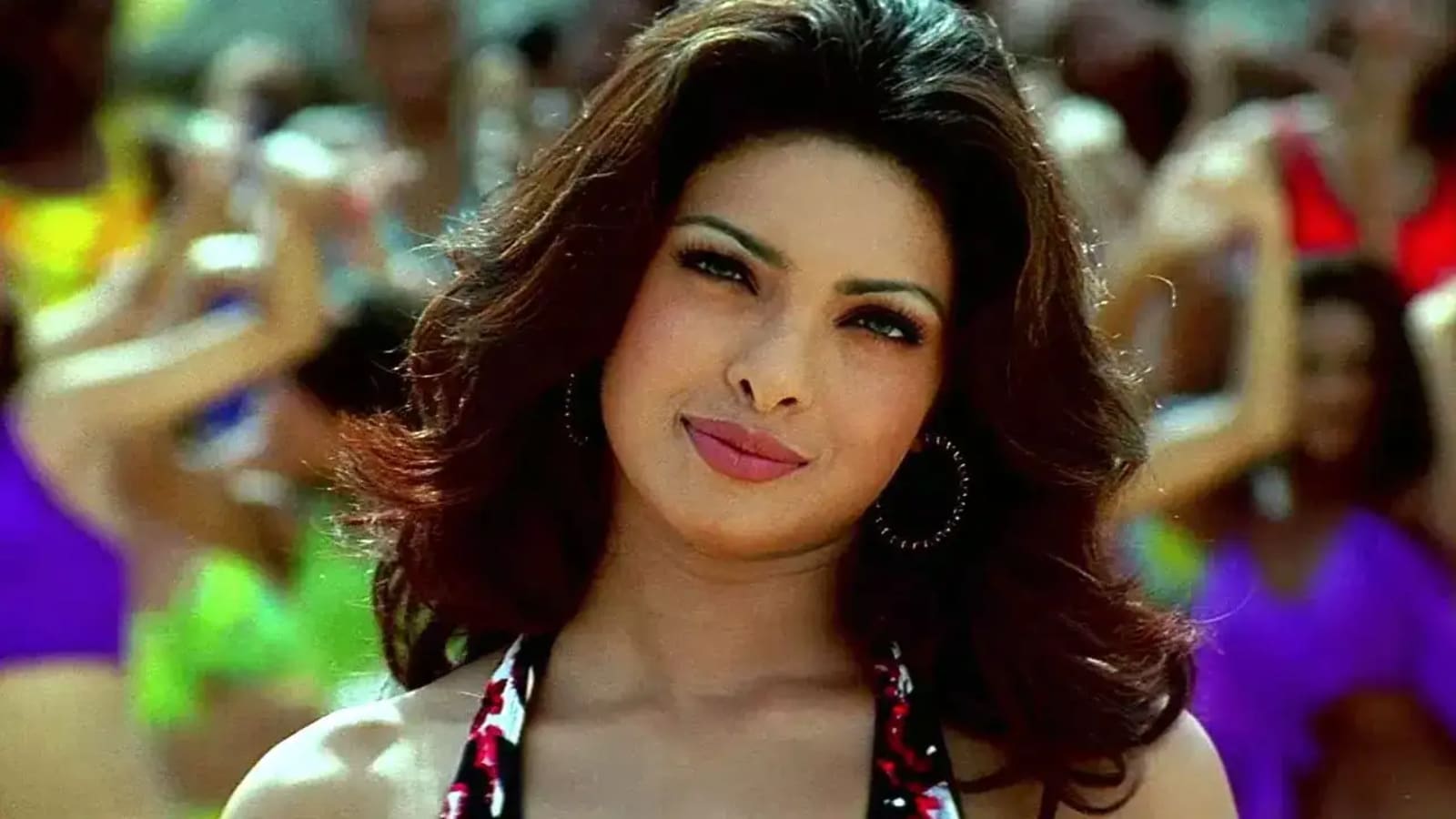 Priyanka Chopra jokes about her Mujhse Shaadi Karogi eyebrows in new post.