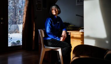 Suzanne Love, a nurse and union leader in the emergency department at Baystate Franklin Medical Center, has pushed for years for the hospital to hire more sitters.