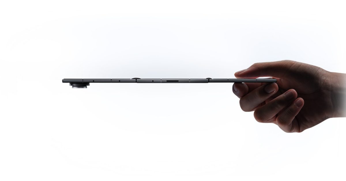 Galaxy Z TriFold Hinge Fails Live on Stream