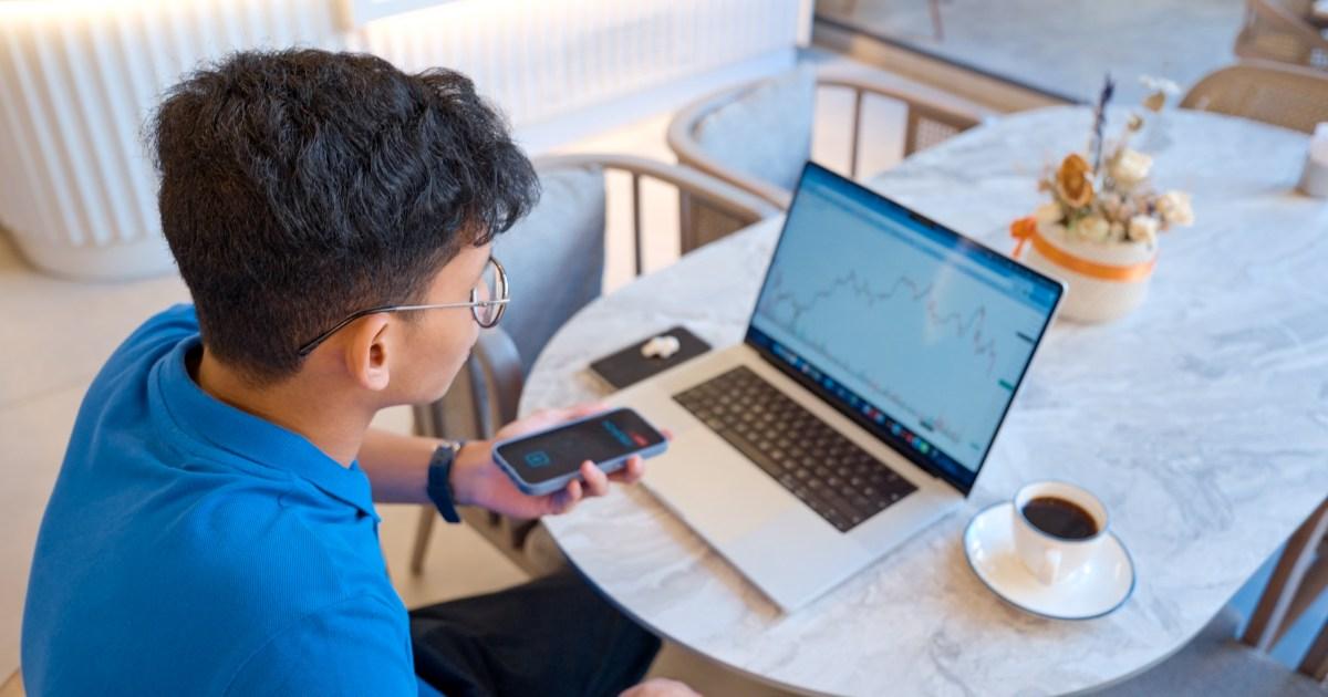 I use ChatGPT for everything else — should I get AI to manage my money too?