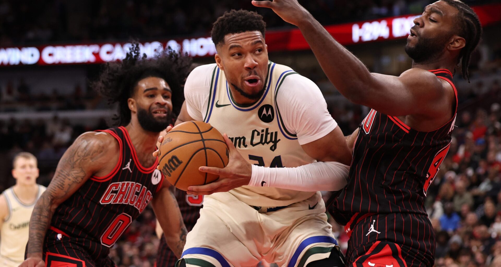 Best moments and highlights from Saturday's action around the NBA