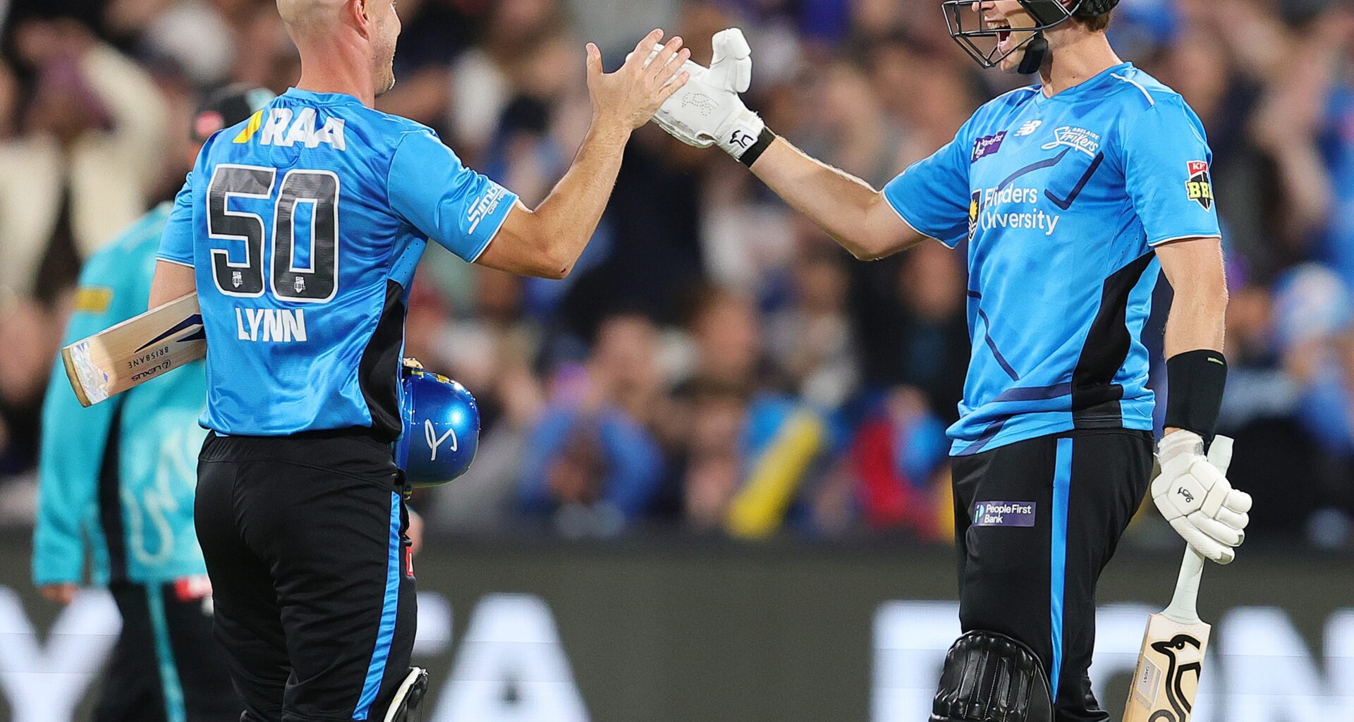 Lynn, Scott power Strikers to NYE victory over Heat