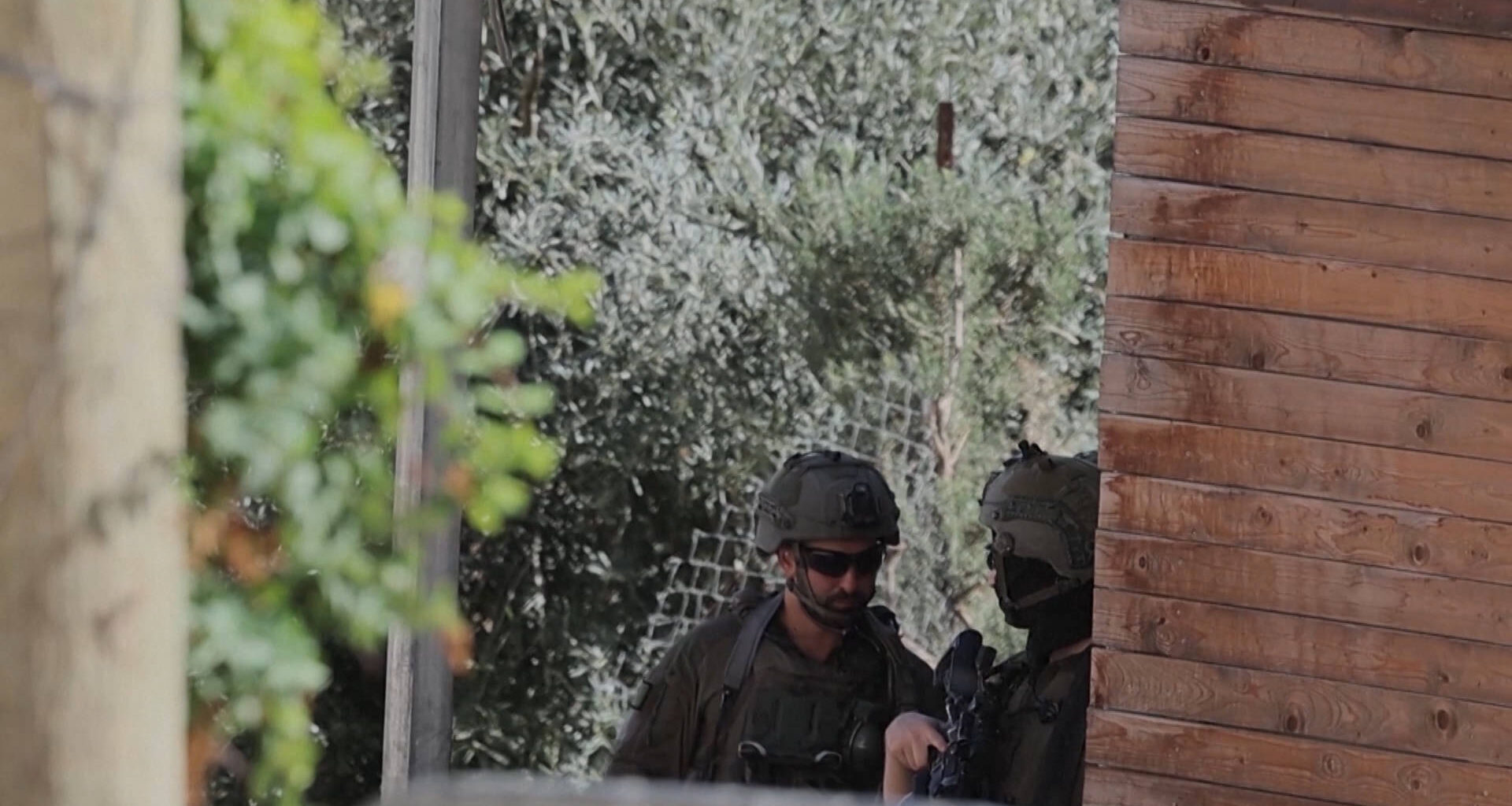 U.S. Lawmakers Call for “Maximum Diplomatic Pressure” on Israel over Gaza Ceasefire Violations - Democracy Now!