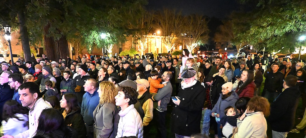 Los Gatos celebrates Hanukkah on Main  | Los Gatan