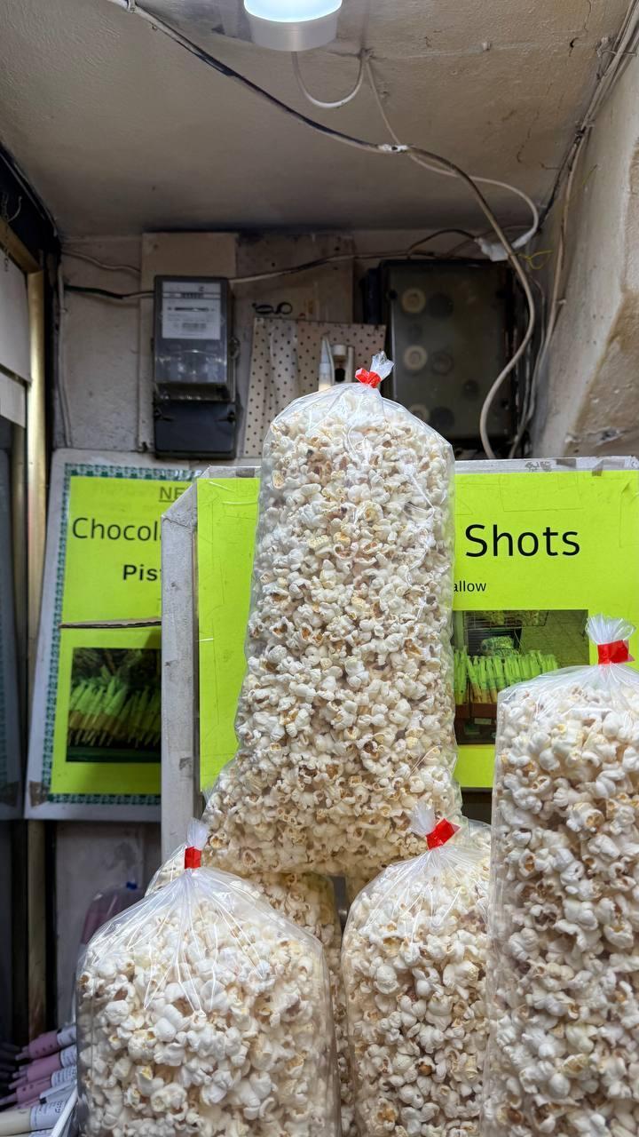 'Popcorn is considered a festive food' (Photo: Sapir Gordo) הממתקים והחטיפים של הרחוב החרדי