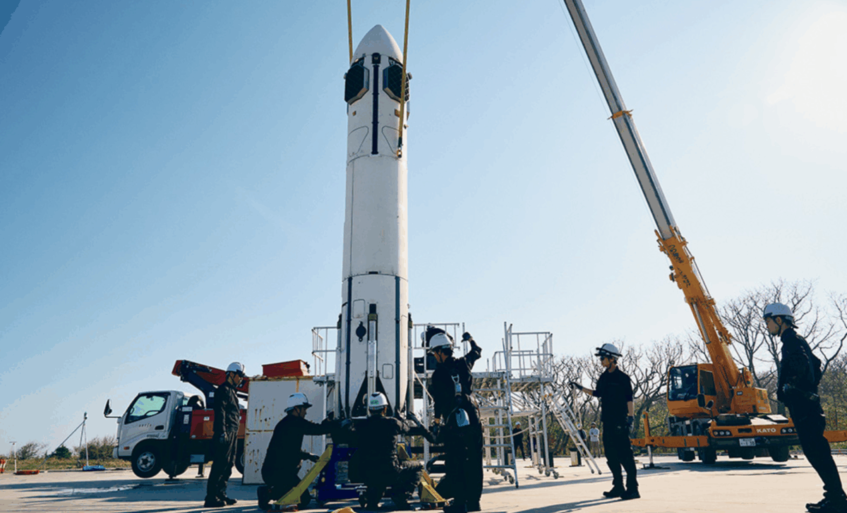 Honda Takes On Space Exploration Could This Reusable Rocket Rival Spacex