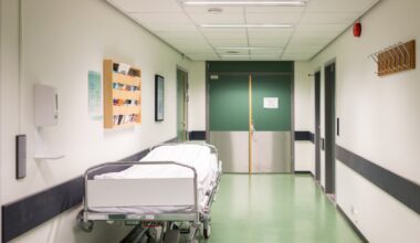 More than 1,000 people expected in hospital with peak projected for Christmas week – The Irish Times