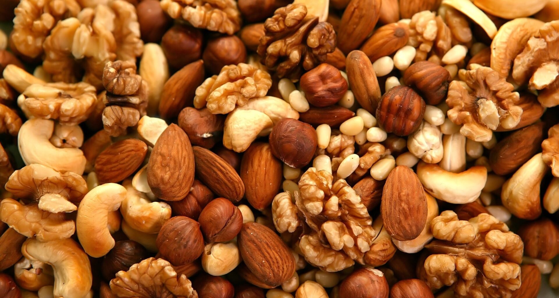 Swapping high-carb snacks for tree nuts cuts food cravings in young adults at metabolic risk