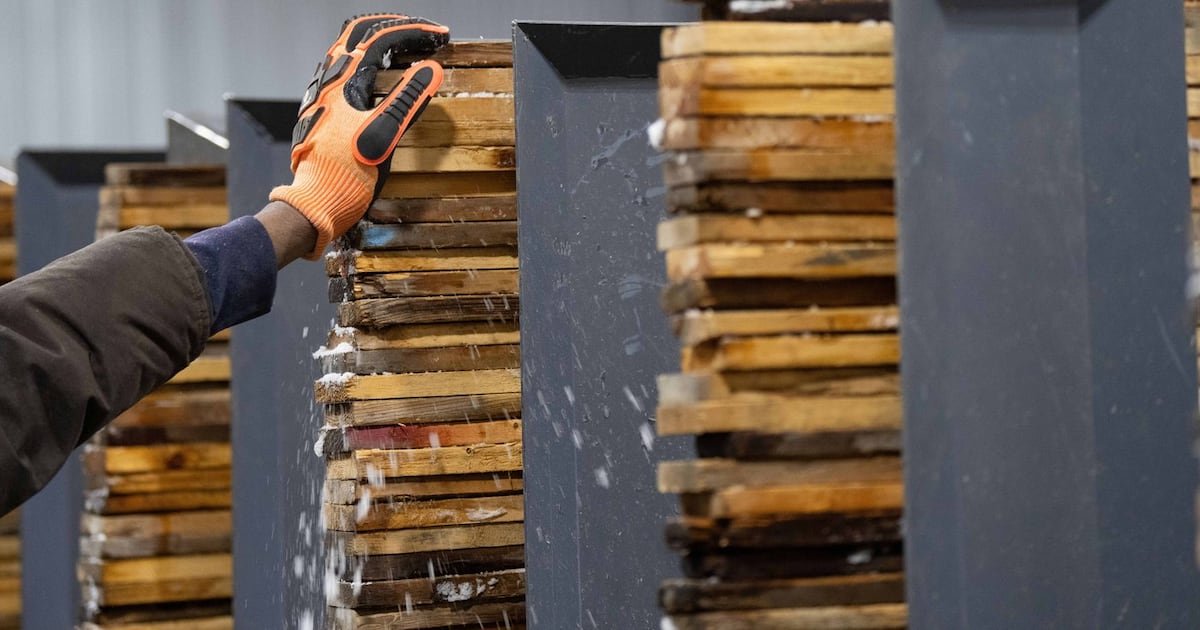 Canada's economy adds 54,000 jobs in November