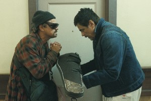 LEONARDO DI CAPRIO as Bob Ferguson and BENICIO DEL TORO as Sensei St. Carlos in “One Battle After Another.”  A Warner Bros. Pictures Release.