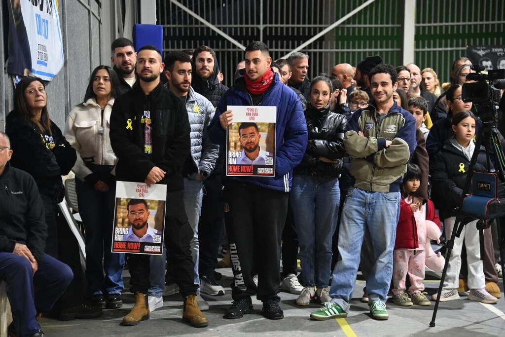 עצרת ביישוב מיתר בקריאה להחזרת החטוף רן גואילי