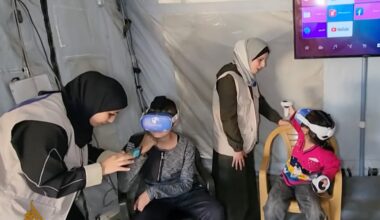 Virtual reality offers escape to Gaza children wounded in Israel’s war | Israel-Palestine conflict News