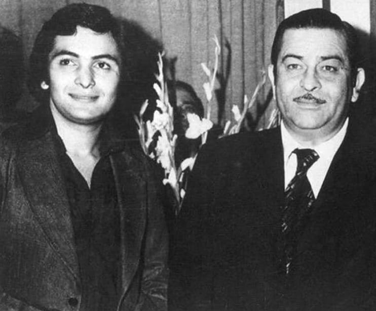 Soon, soldiers from the neighbouring country arrived at the location to meet Raj Kapoor, bringing along jalebis and other sweets as a gesture of admiration.