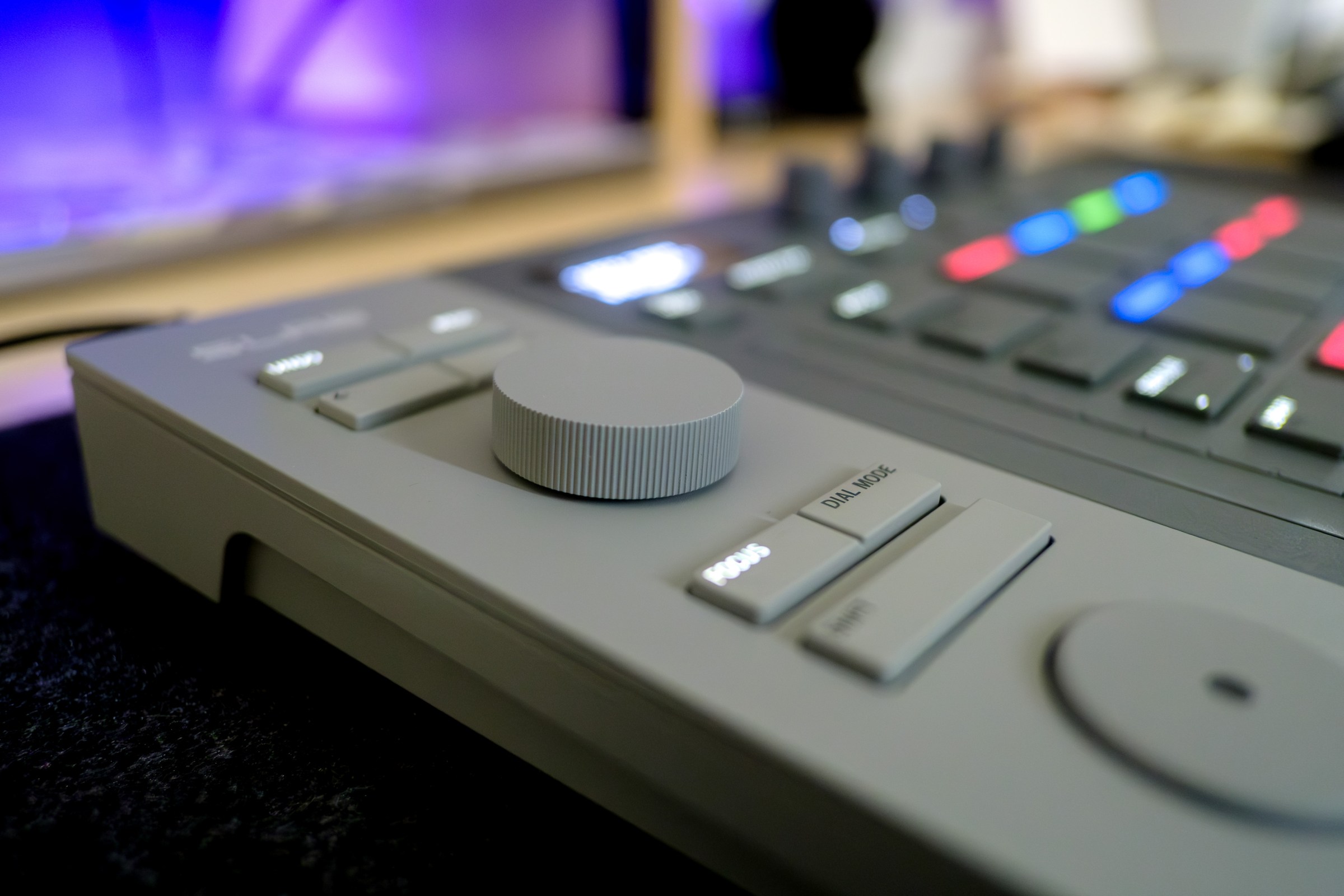 Close up of the dial on the Serato Slab.