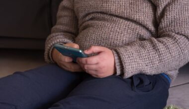 Obesity tied to early smartphone ownership in children, new study shows – Deseret News