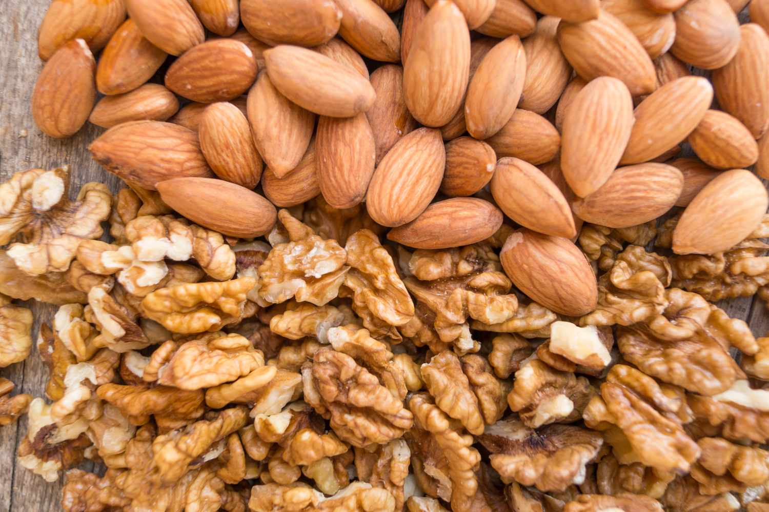 Are Almonds or Walnuts Healthier? Here’s the Nut Nutrition Experts Recommend Most
